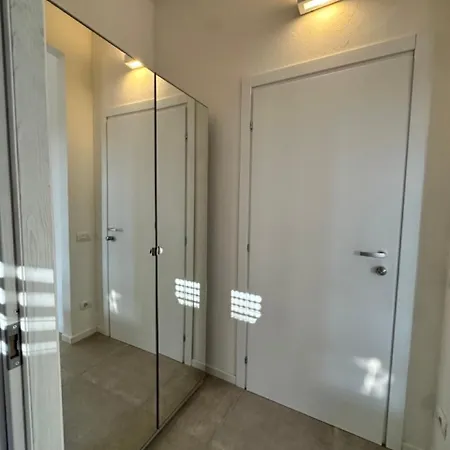 Dolce Garden, Private Parking And Self Check In Apartamento Como