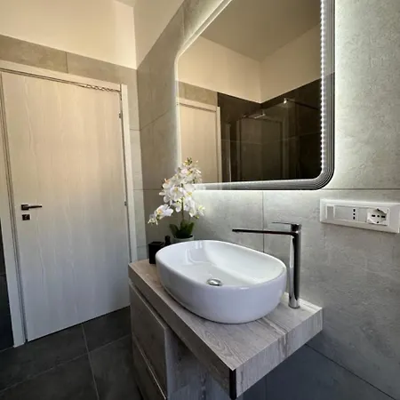 Dolce Garden, Private Parking And Self Check In Como